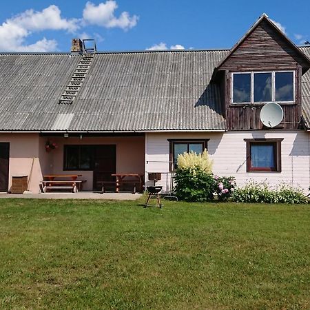 Dzivoklis Pirmie Zalmezi Lägenhet Jurkalne Exteriör bild