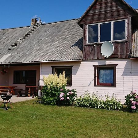 Dzivoklis Pirmie Zalmezi Lägenhet Jurkalne Exteriör bild